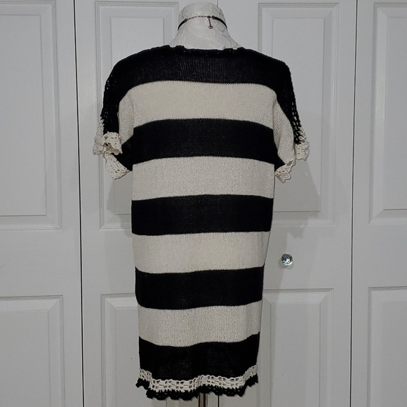 Free People Striped Blk/Ivory Crochet long short sleeve sweater - Picture 3 of 4